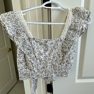 American Eagle black and white floral tie back crop top